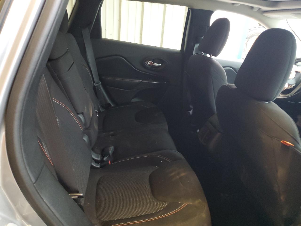 2016 Jeep Cherokee Latitude VIN: 1C4PJLCB6GW369088 Lot: 81874405