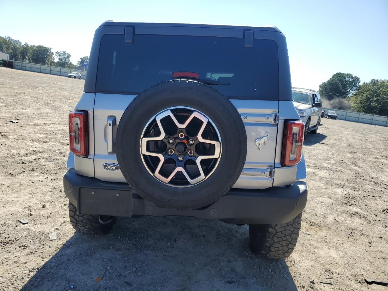 2022 Ford Bronco Base VIN: 1FMEE5DP1NLA79465 Lot: 84191085