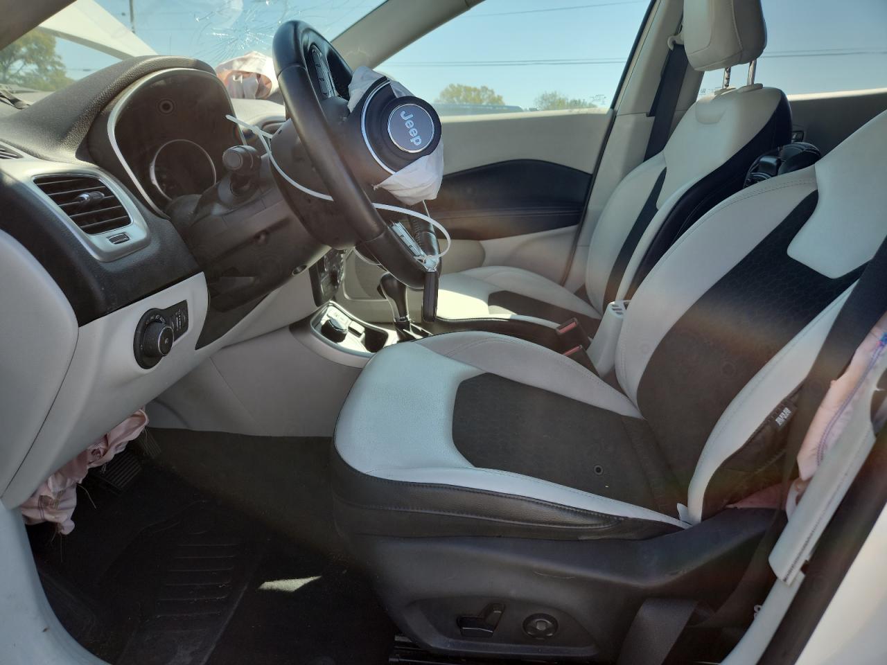 2018 Jeep Compass Latitude VIN: 3C4NJDBB8JT175352 Lot: 71740325