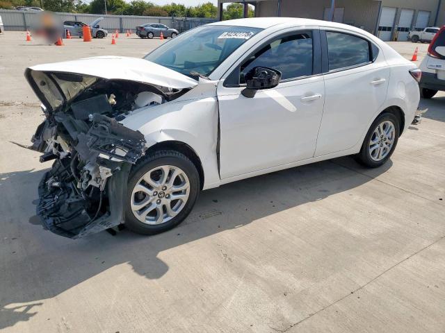  TOYOTA YARIS 2017 Biały