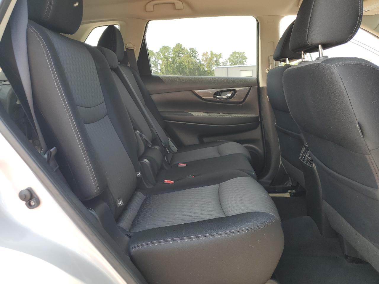 2017 Nissan Rogue S VIN: JN8AT2MT2HW147848 Lot: 71704195