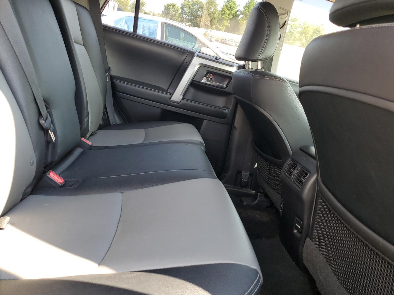 2015 Toyota 4Runner Sr5/Sr5 Premium VIN: JTEBU5JR3F5247589 Lot: 80321865