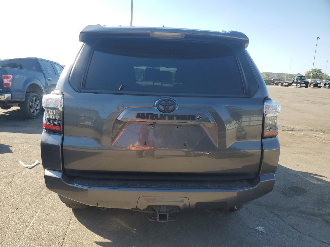 2015 Toyota 4Runner Sr5/Sr5 Premium VIN: JTEBU5JR9F5268043 Lot: 81937645