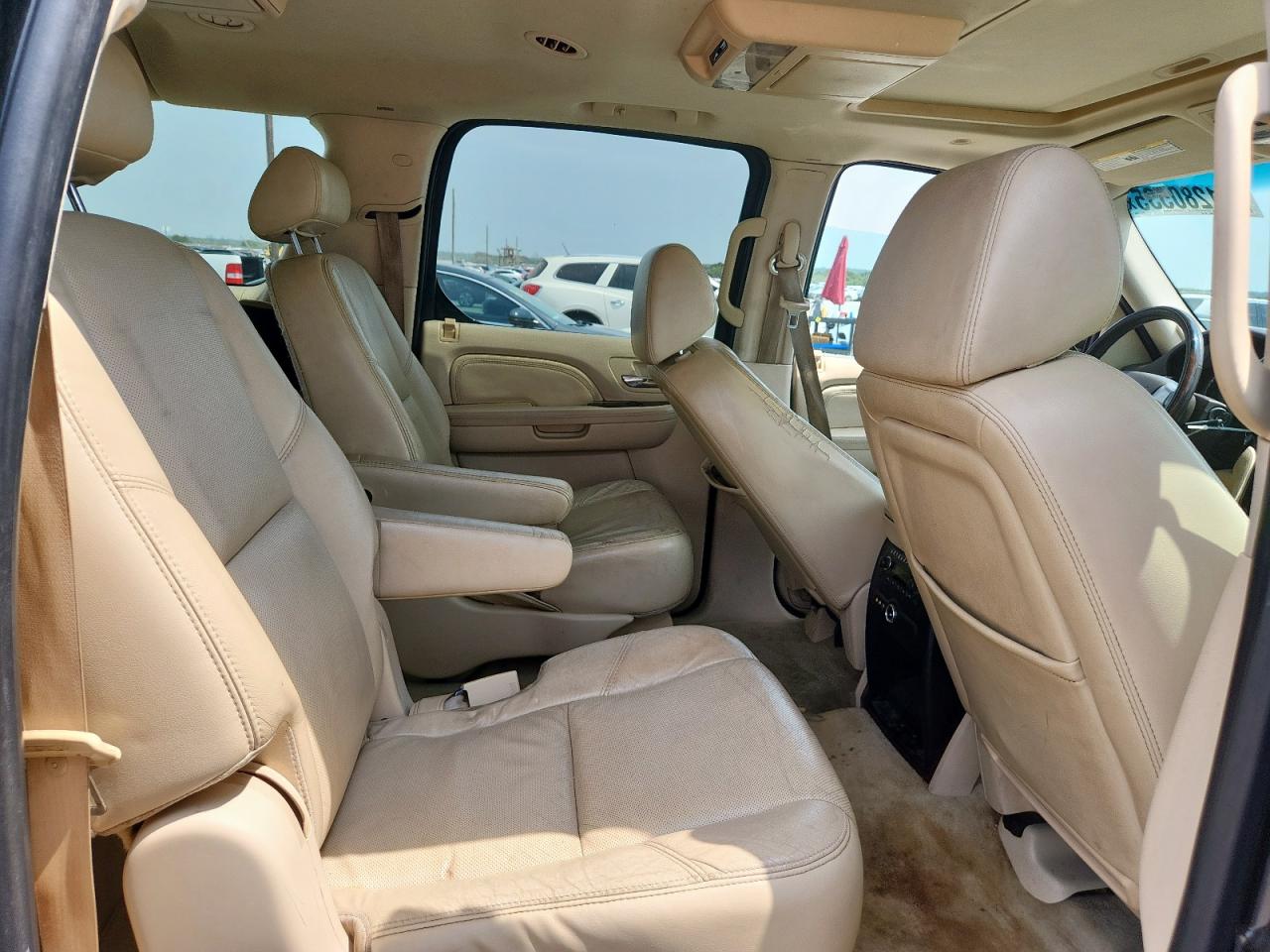 2008 Cadillac Escalade Esv VIN: 1GYFK66878R273538 Lot: 71280535