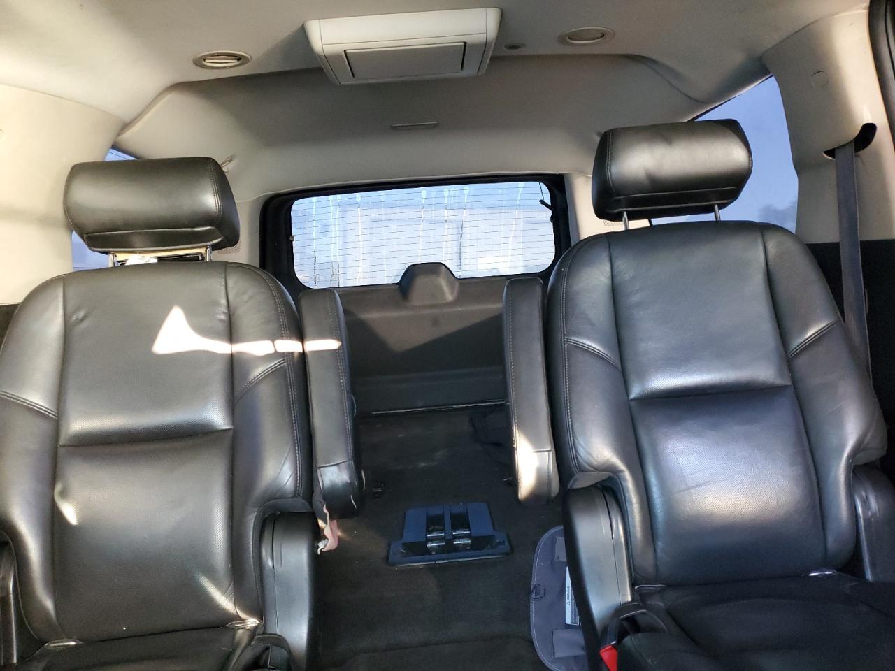 2011 Cadillac Escalade Esv Luxury VIN: 1GYS4HEF9BR146303 Lot: 71473985