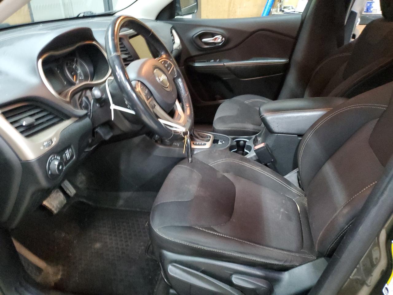 2015 Jeep Cherokee Latitude VIN: 1C4PJMCS9FW651620 Lot: 71207665