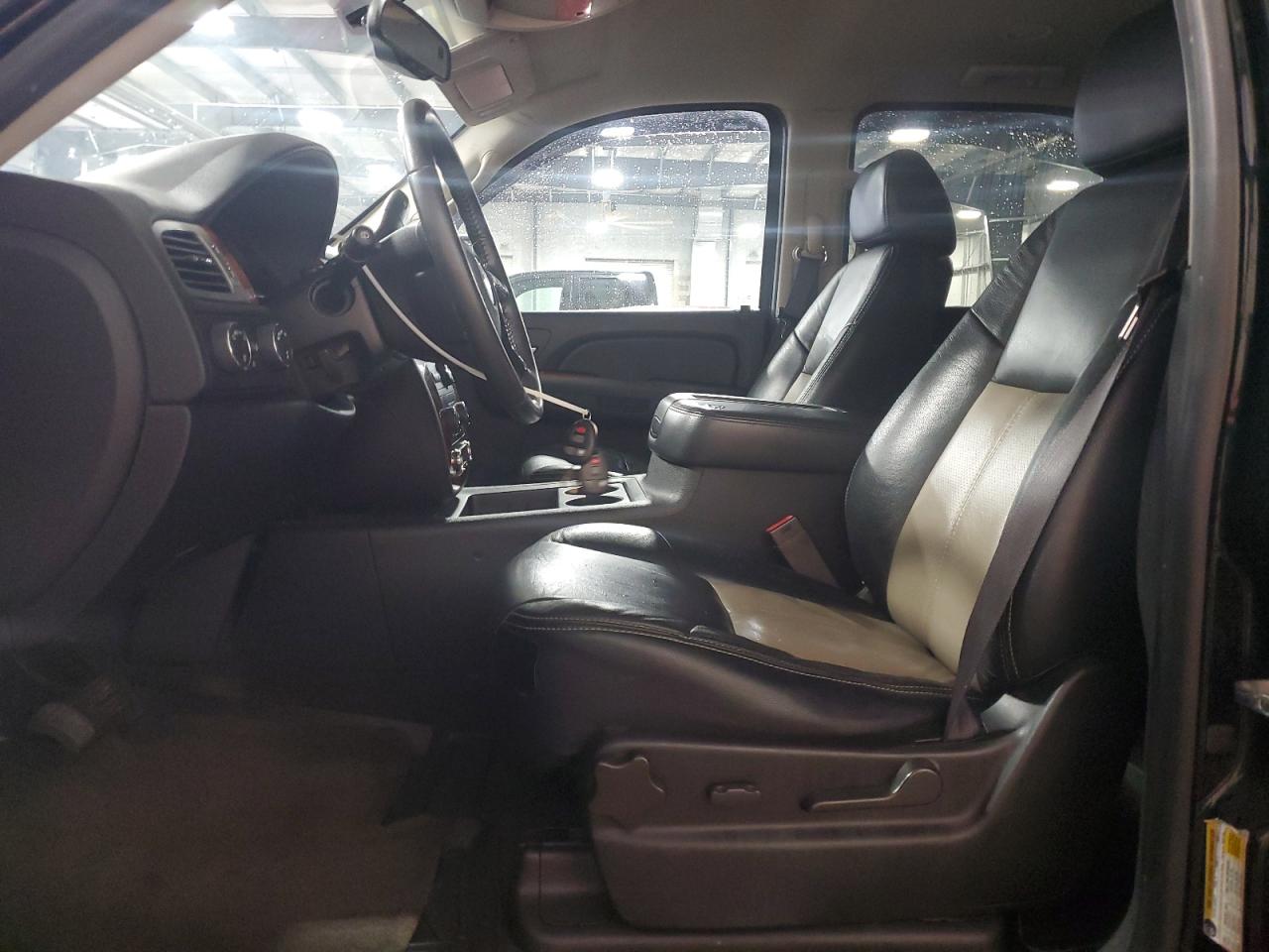 2008 Chevrolet Tahoe K1500 VIN: 1GNFK13058J117995 Lot: 71724855