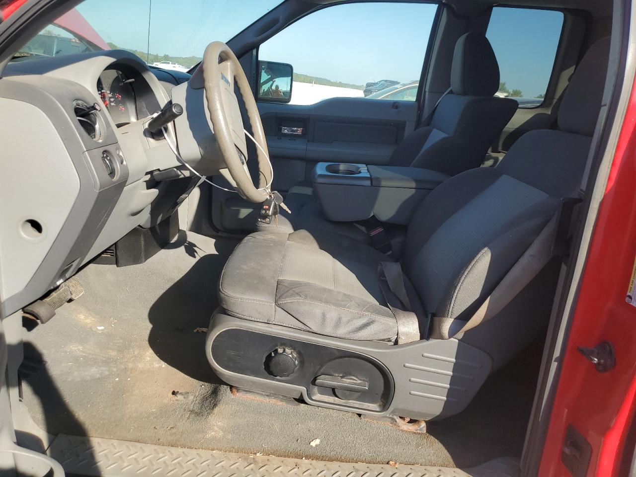 2007 Ford F150 VIN: 1FTPX14V27FA33174 Lot: 81856415