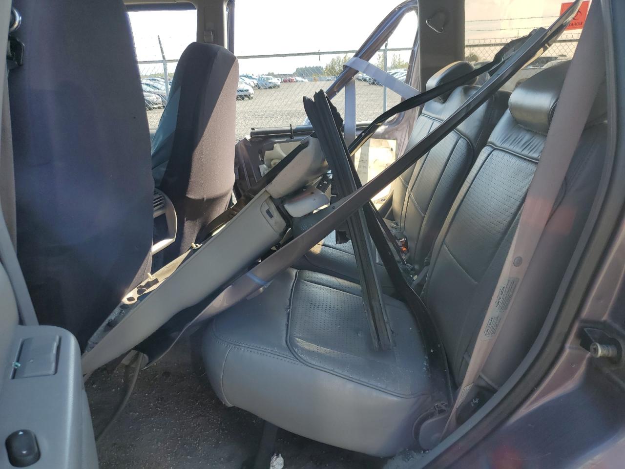 1996 Ford Explorer VIN: 1FMDU34X0TZA03801 Lot: 81256875