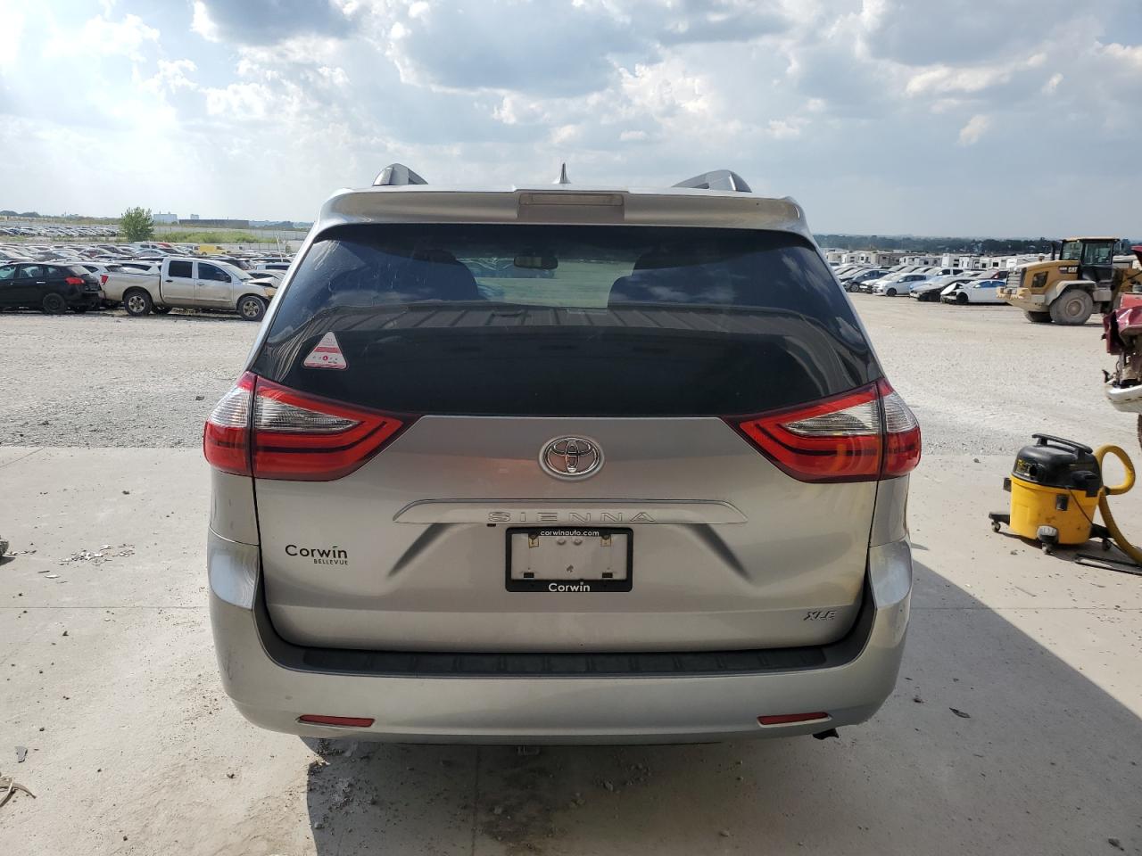 2018 Toyota Sienna Xle VIN: 5TDYZ3DC2JS939132 Lot: 81111245