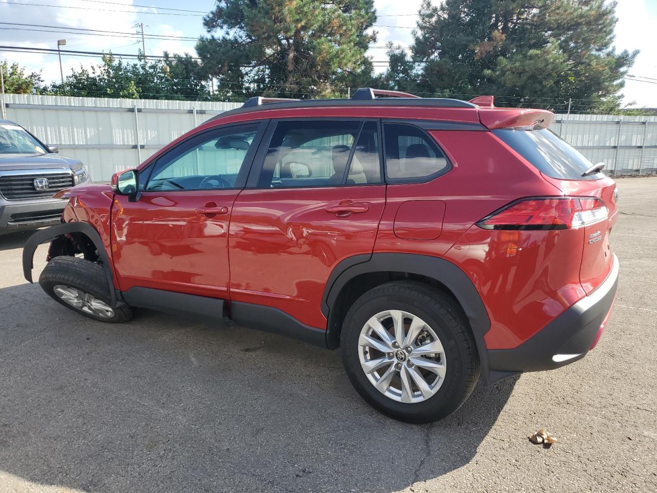 2024 Toyota Corolla Cross Le red null gas 7MUCAAAG2RV094541 photo #3