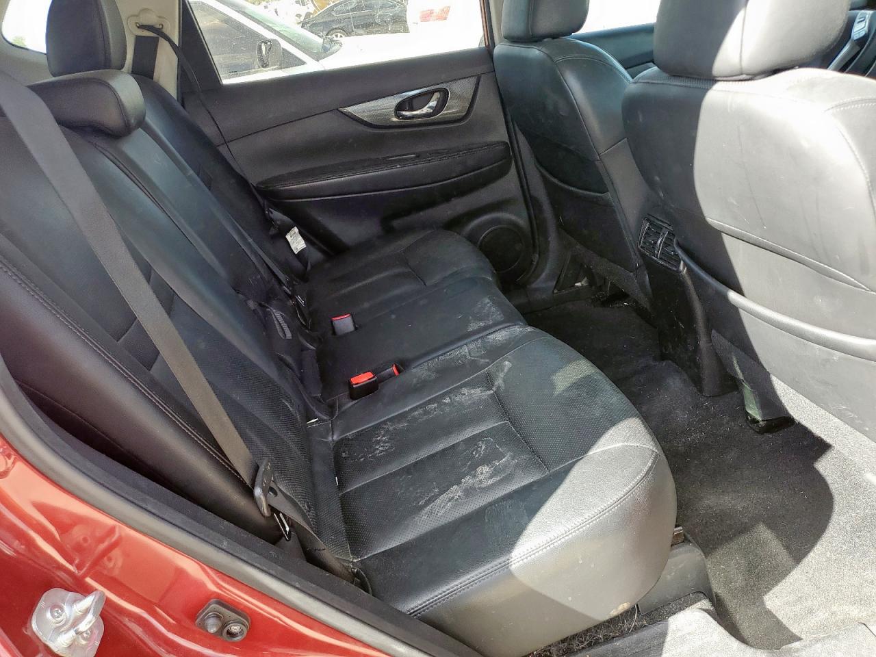 2015 Nissan Rogue S VIN: 5N1AT2MT4FC830933 Lot: 81329965