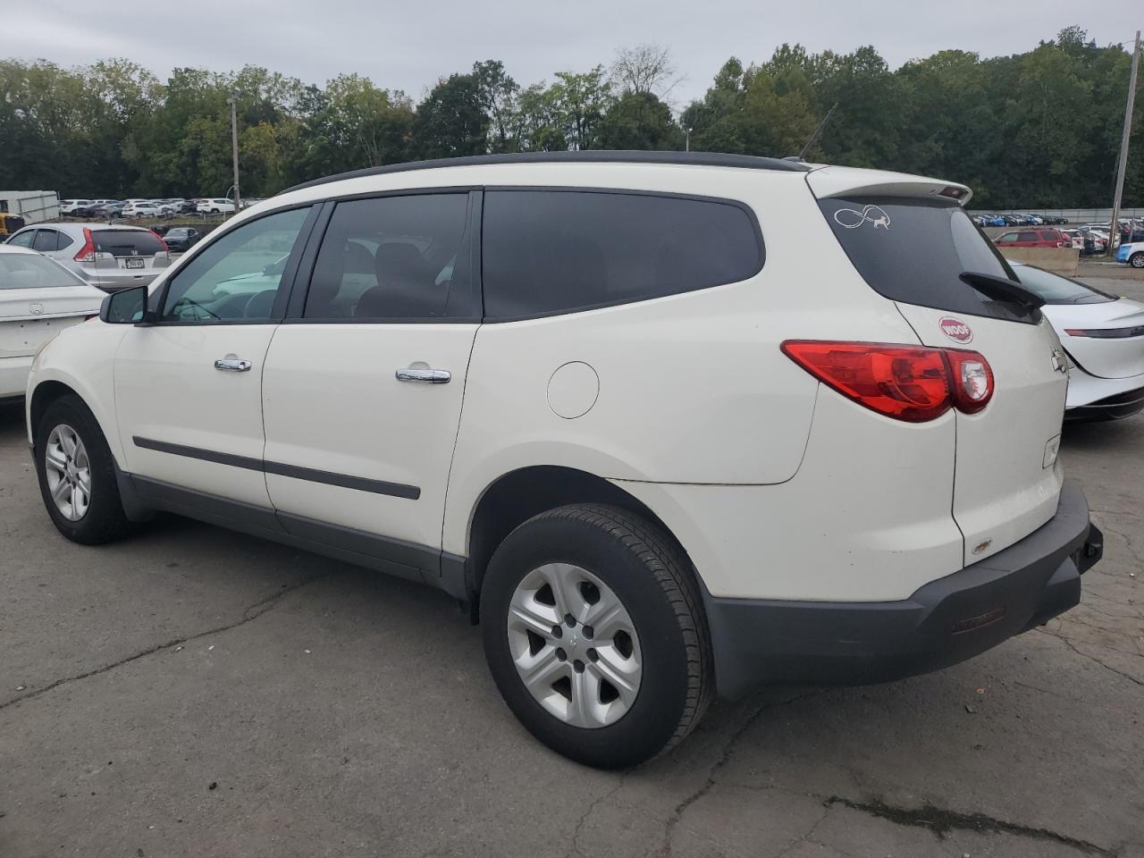 2011 Chevrolet Traverse Ls VIN: 1GNKRFED8BJ383753 Lot: 81519825