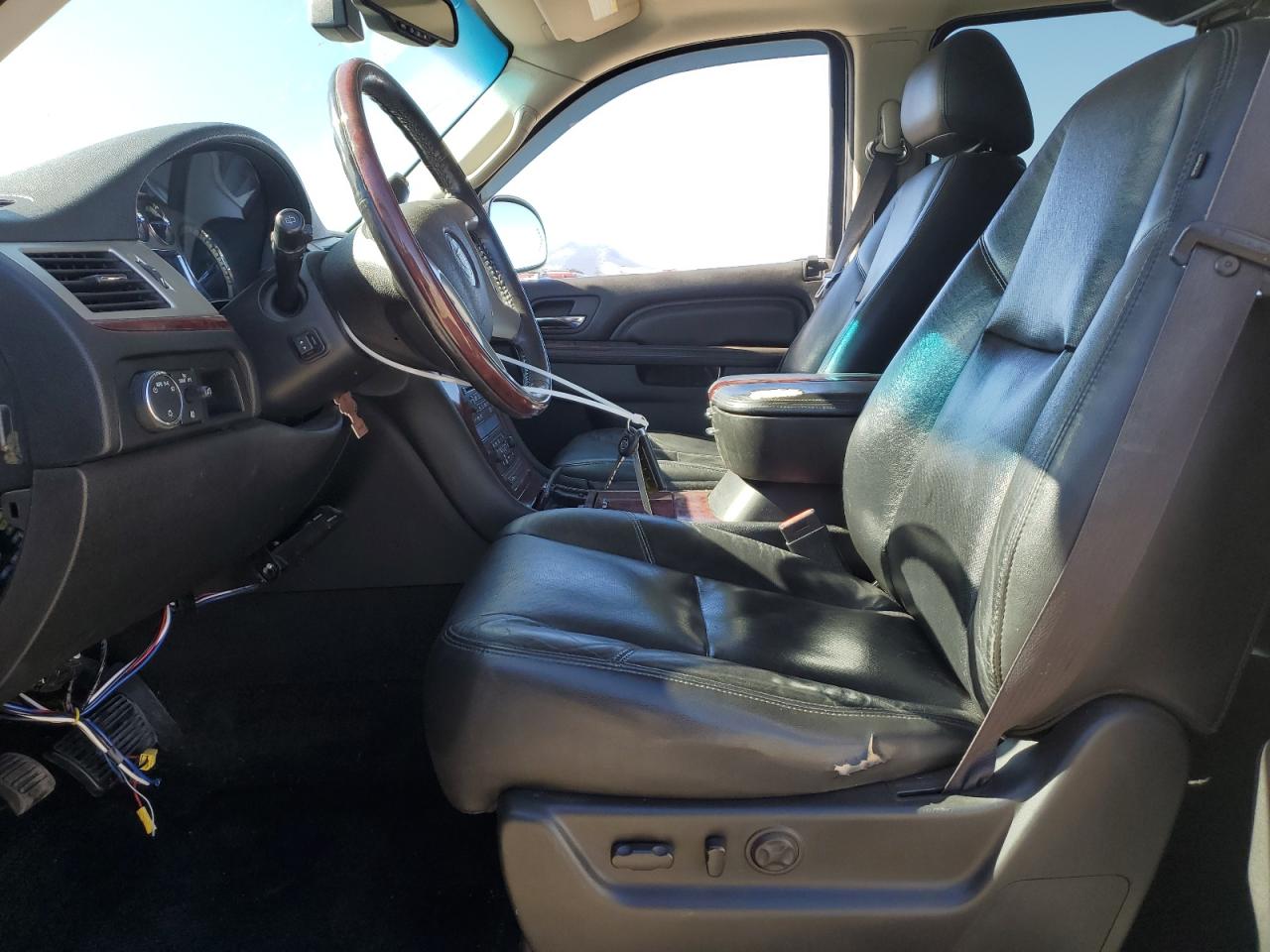 2011 Cadillac Escalade Esv Luxury VIN: 1GYS4HEF2BR359884 Lot: 80155675