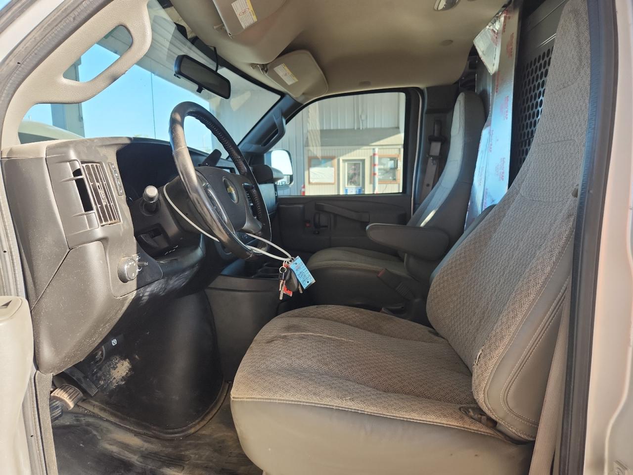 2017 Chevrolet Express G2500 VIN: 1GCWGAFF0H1311957 Lot: 84377285