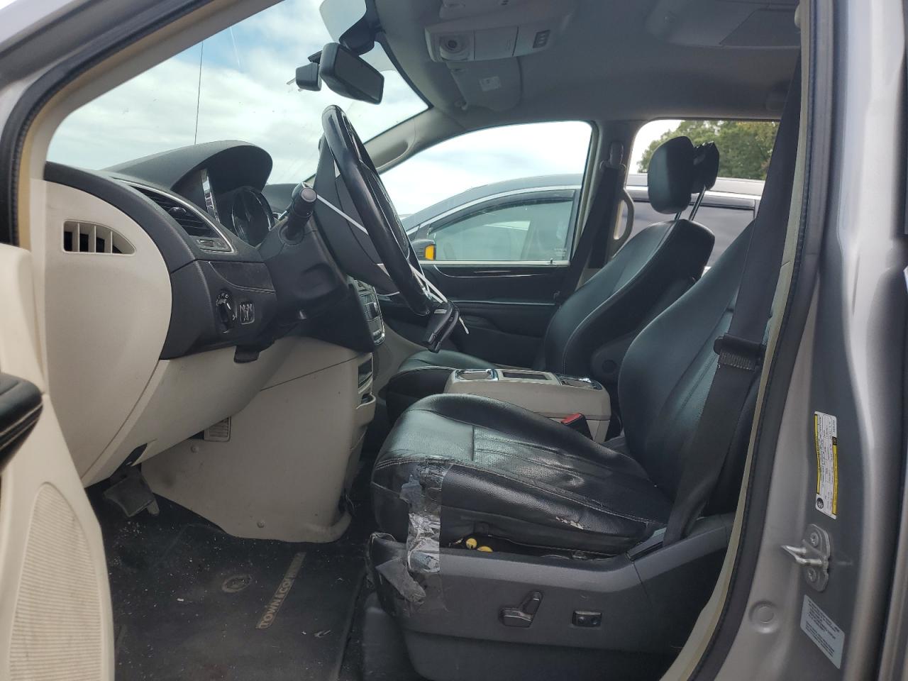 2015 Chrysler Town & Country Touring L VIN: 2C4RC1CG4FR741747 Lot: 80256995