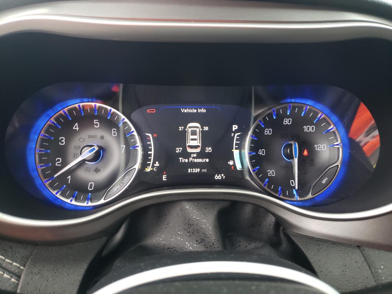 2022 Chrysler Pacifica Touring L VIN: 2C4RC1BG5NR126592 Lot: 81113415