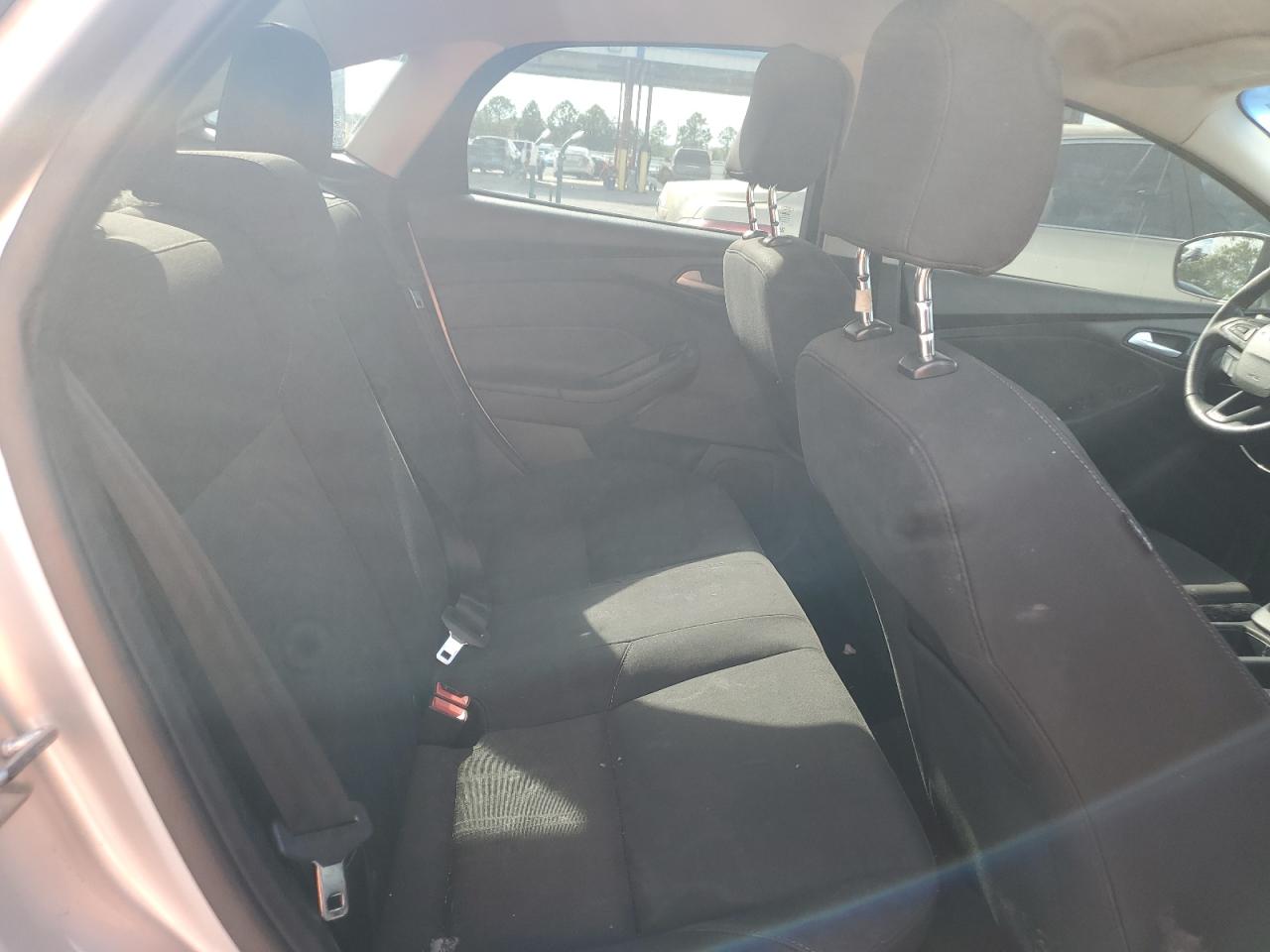 2016 Ford Focus Se VIN: 1FADP3F26GL242135 Lot: 81430785