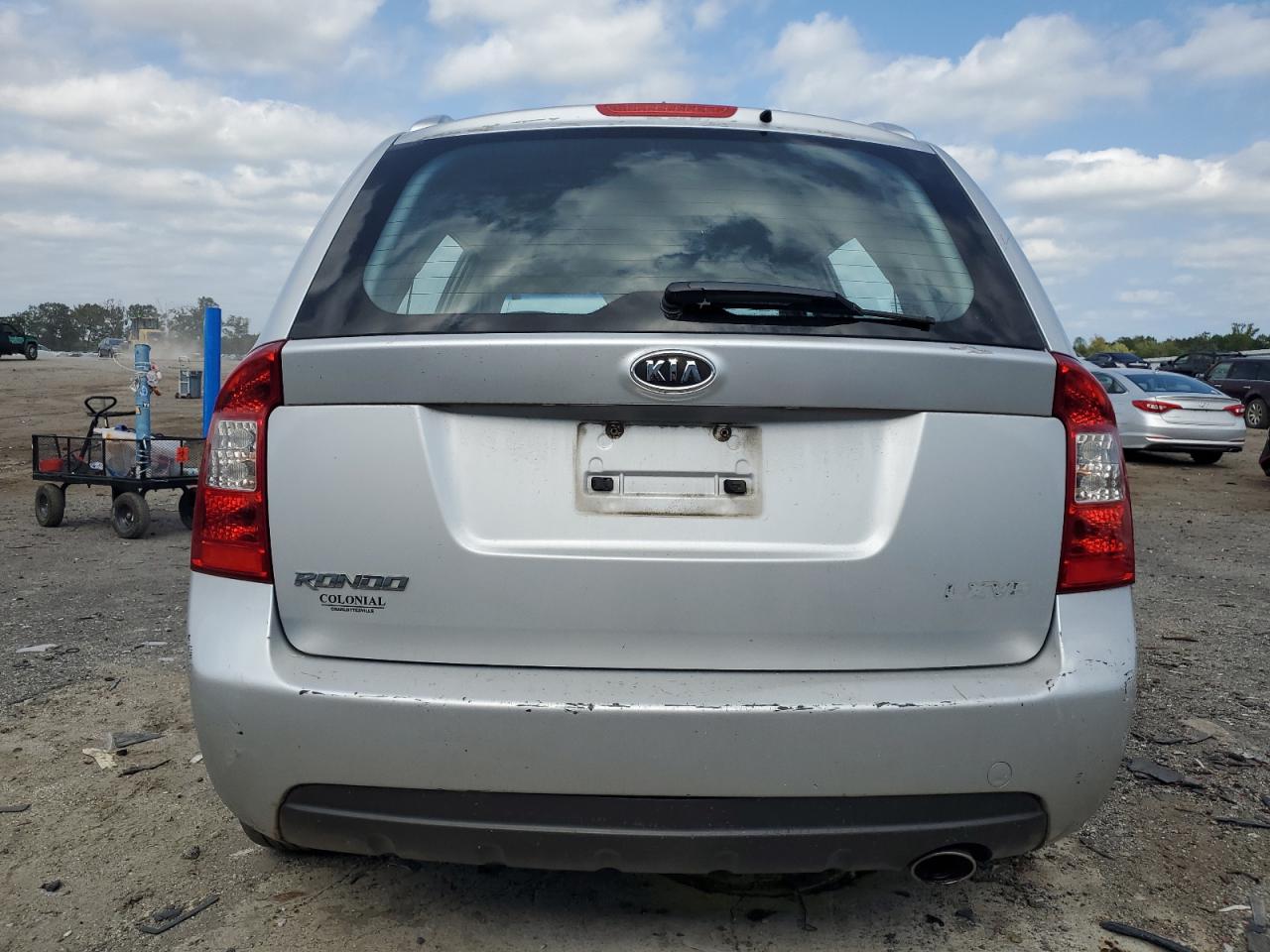 2007 Kia Rondo Lx VIN: KNAFG526877047344 Lot: 81711035