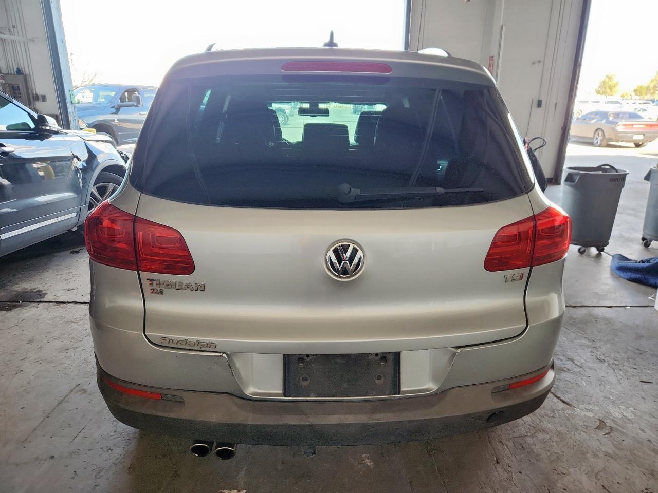 2016 Volkswagen Tiguan S VIN: WVGAV7AX2GW607126 Lot: 71995115
