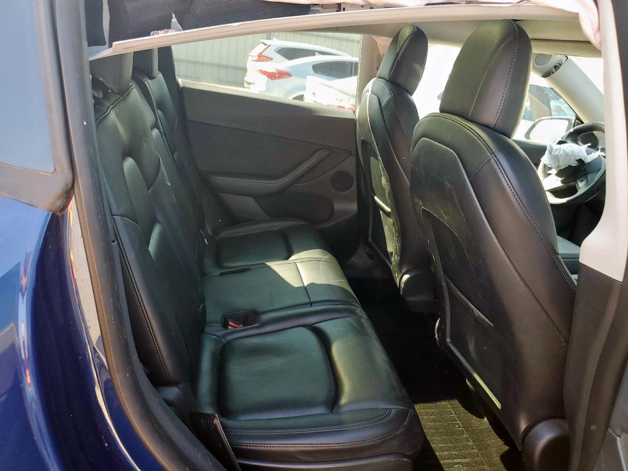 2022 Tesla Model Y VIN: 7SAYGAEE6NF400228 Lot: 80330995