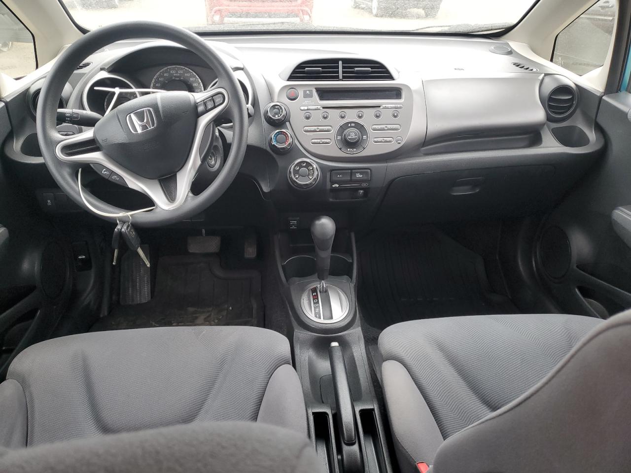 2013 Honda Fit Lx VIN: LUCGE8H57D3006215 Lot: 80910995