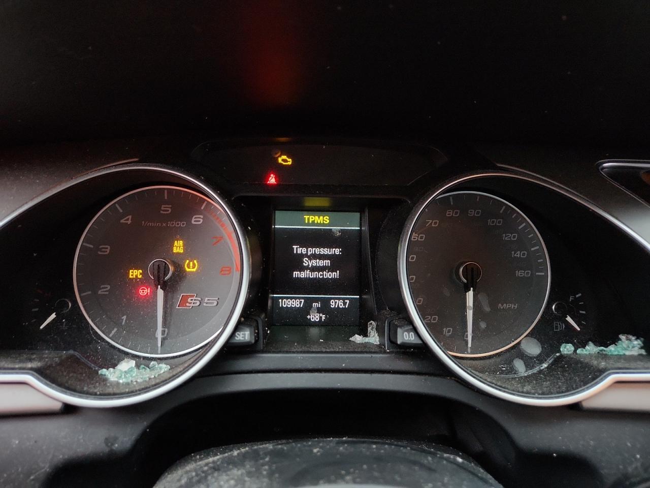 2014 Audi S5 Premium Plus VIN: WAUGGAFR8EA050102 Lot: 82065625