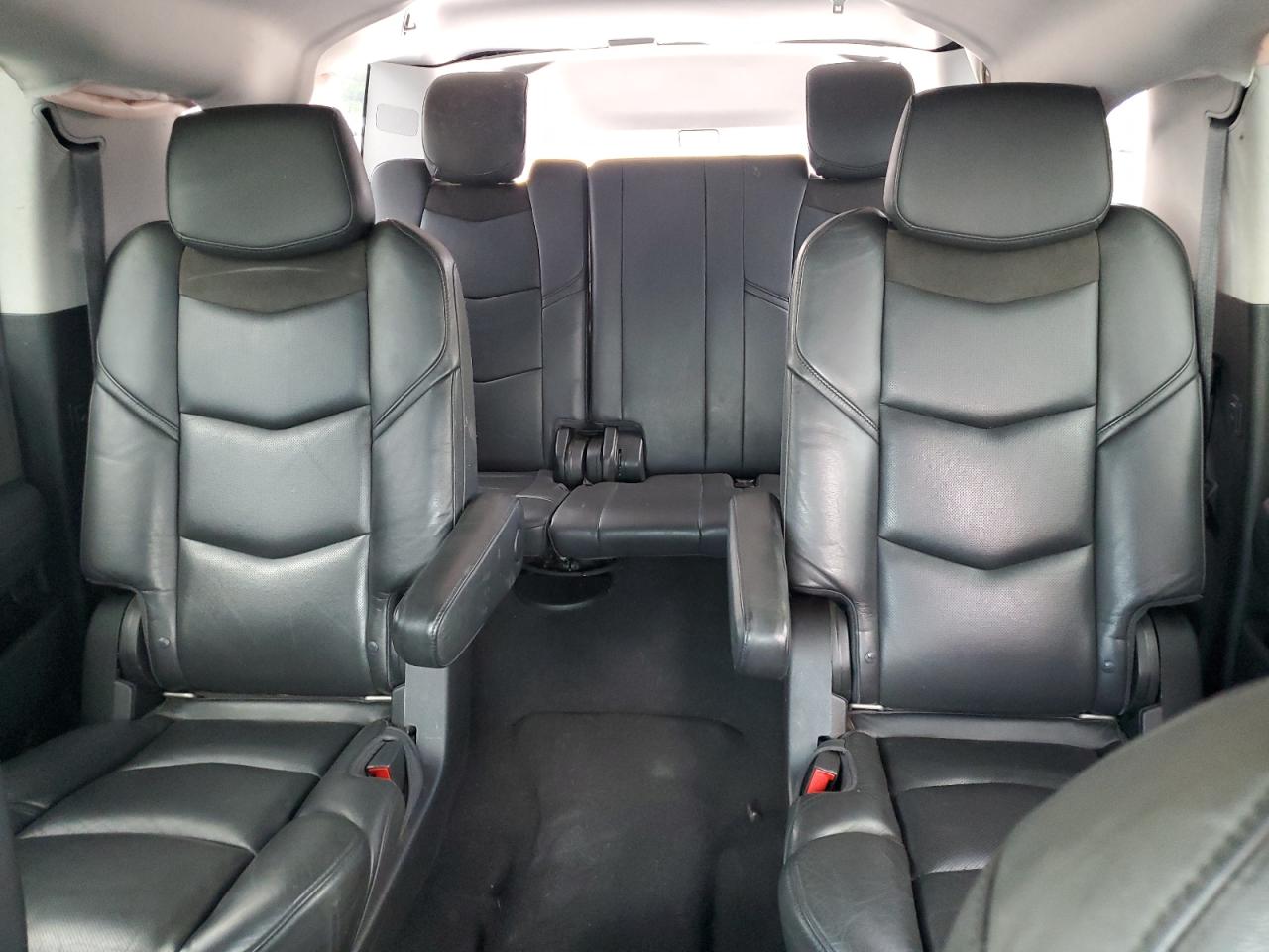 2019 Cadillac Escalade Esv Luxury VIN: 1GYS3HKJ2KR138460 Lot: 81720305