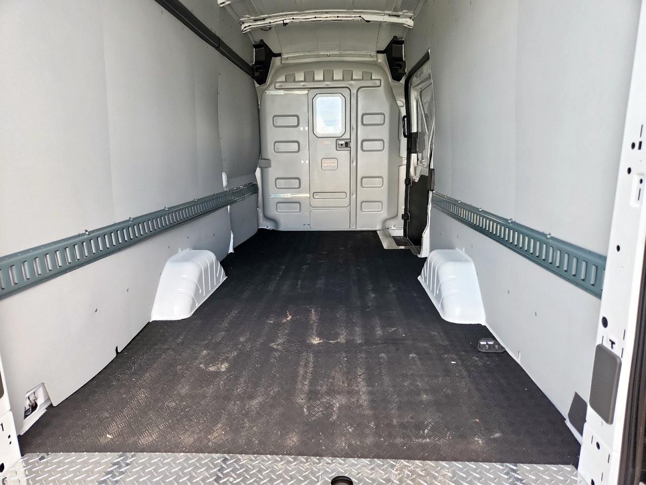 2025 Ford Transit T-350 Hd VIN: 1FTBF7XGXSKA83172 Lot: 71150315