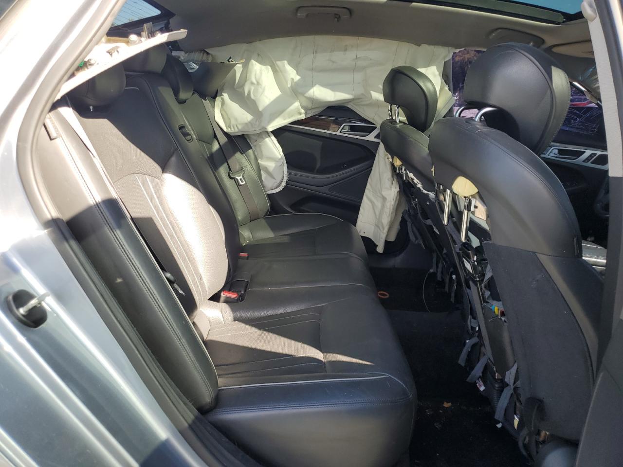 2015 Hyundai Genesis 3.8L VIN: KMHGN4JE4FU071863 Lot: 92798665