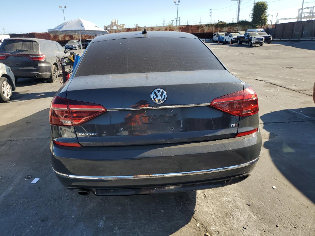 2017 Volkswagen Passat R-Line VIN: 1VWDT7A30HC005443 Lot: 71732875