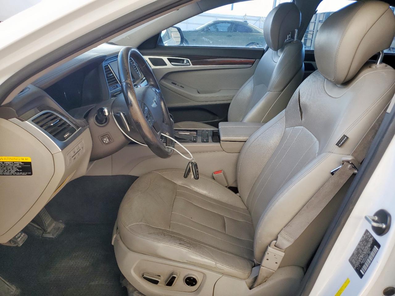 2015 Hyundai Genesis 3.8L VIN: KMHGN4JE4FU084452 Lot: 82176785