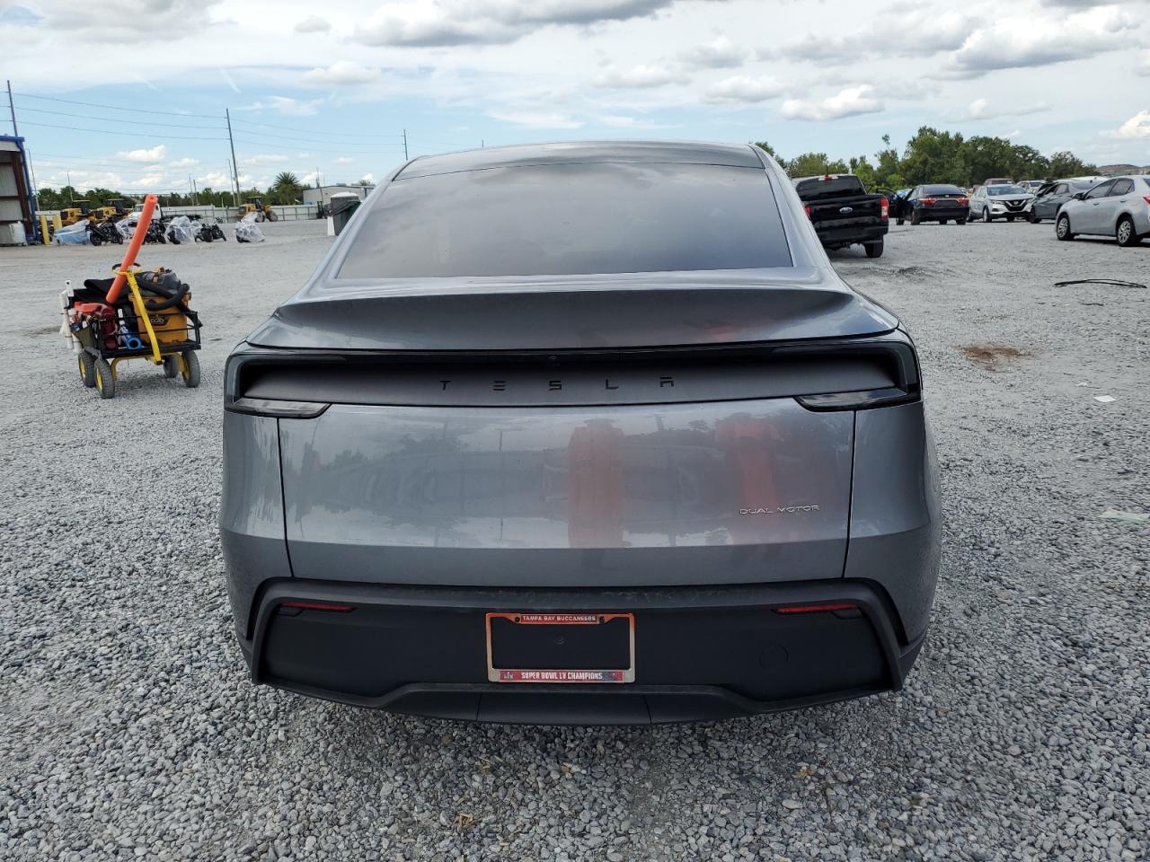 2026 Tesla Model Y VIN: 7SAYGDEE9TA464906 Lot: 81733835