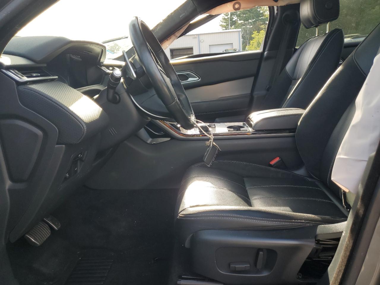 2019 Land Rover Range Rover Velar R-Dynamic Se VIN: SALYL2EX2KA792718 Lot: 84700175