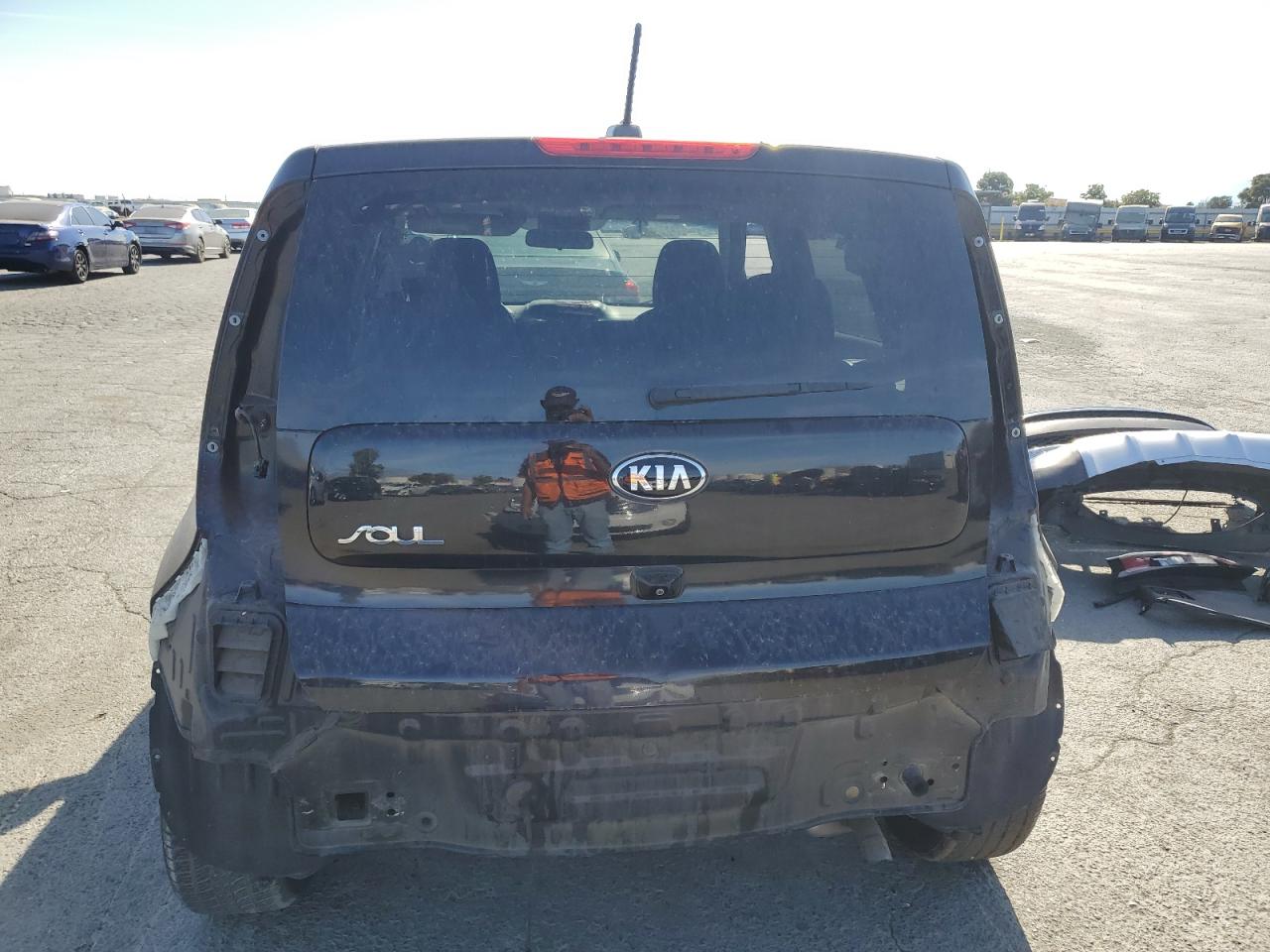 2018 Kia Soul + VIN: KNDJP3A59J7529760 Lot: 71088165