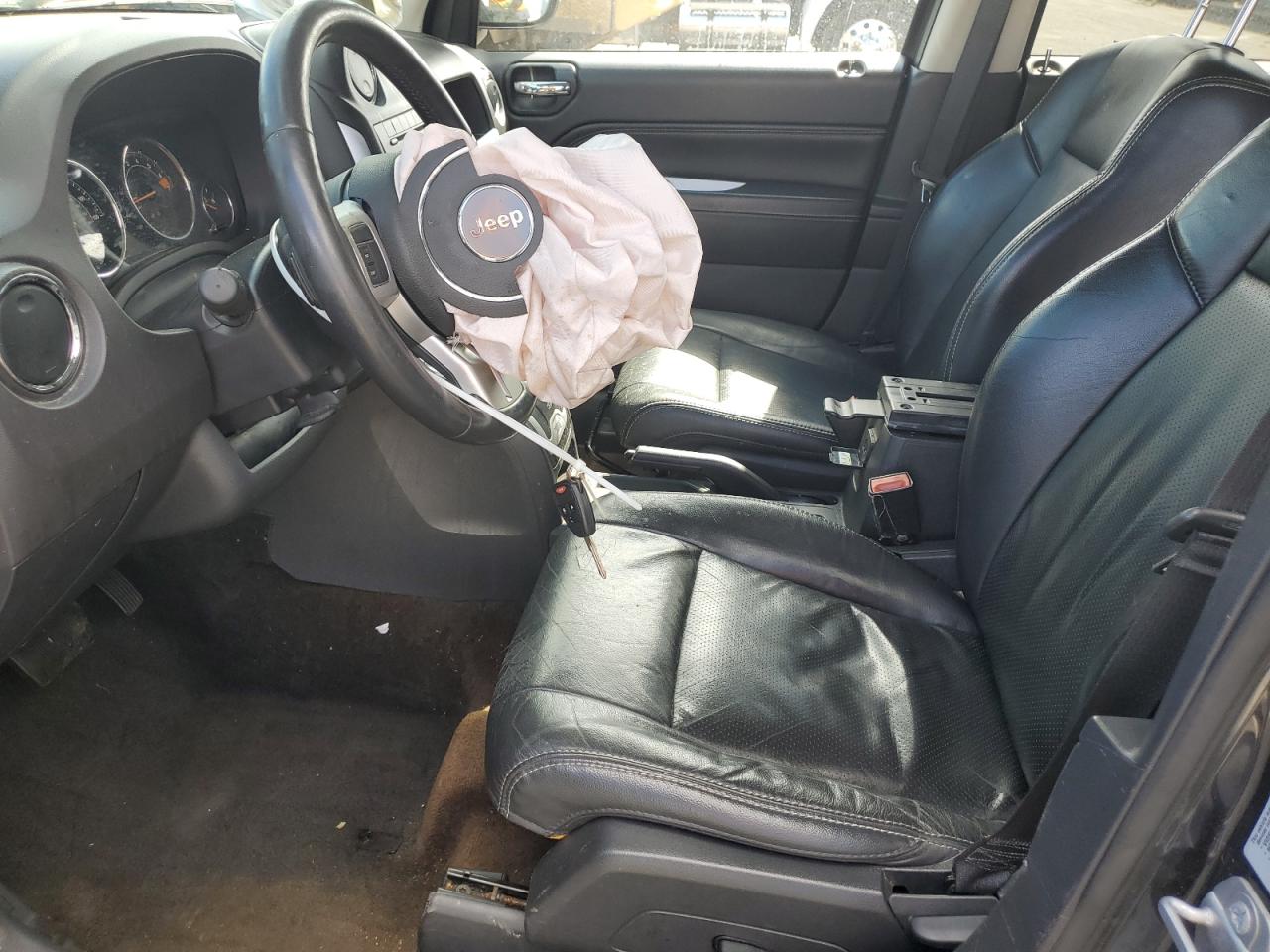 2015 Jeep Compass Latitude VIN: 1C4NJDEB2FD106228 Lot: 82087295