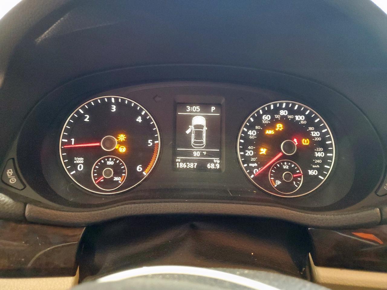 2014 Volkswagen Passat Sel VIN: 1VWCN7A38EC044735 Lot: 81896095