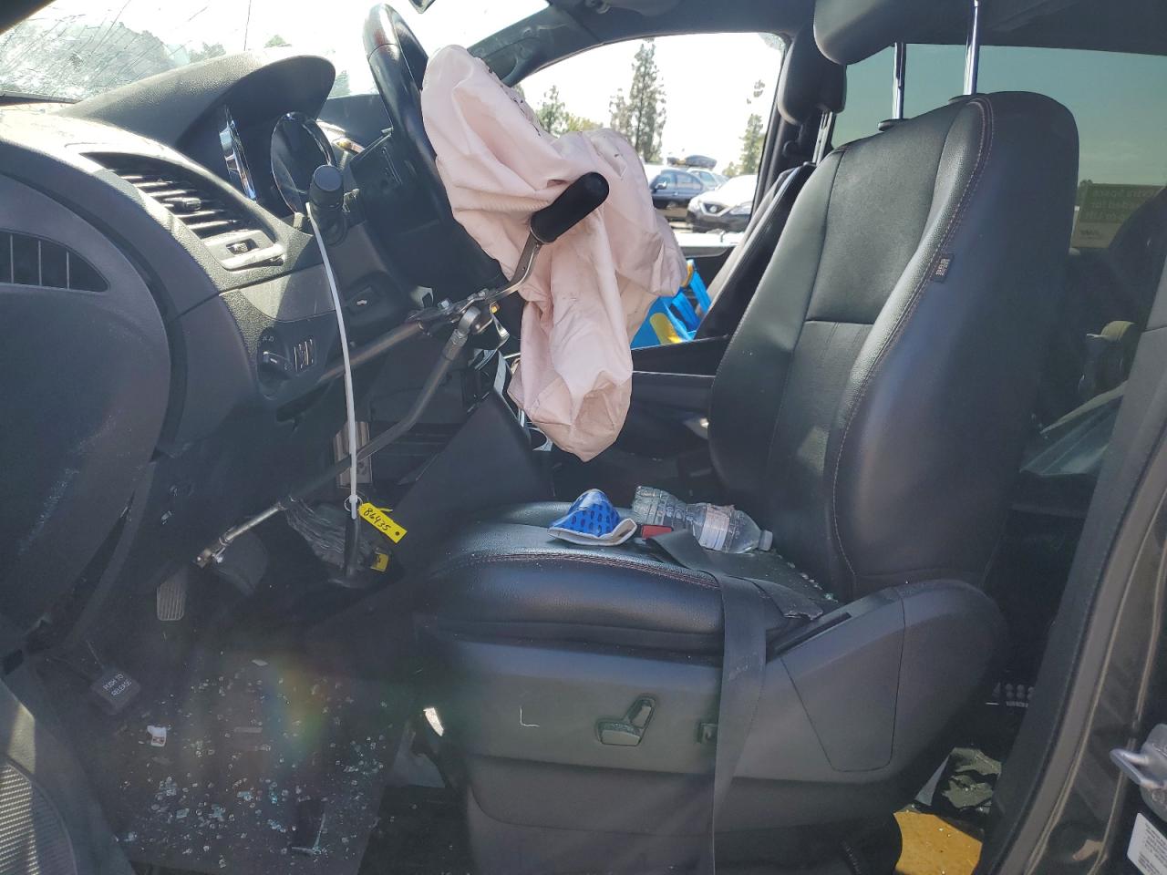 2011 Dodge Grand Caravan R/T VIN: 2D4RN7DG5BR765757 Lot: 81786435