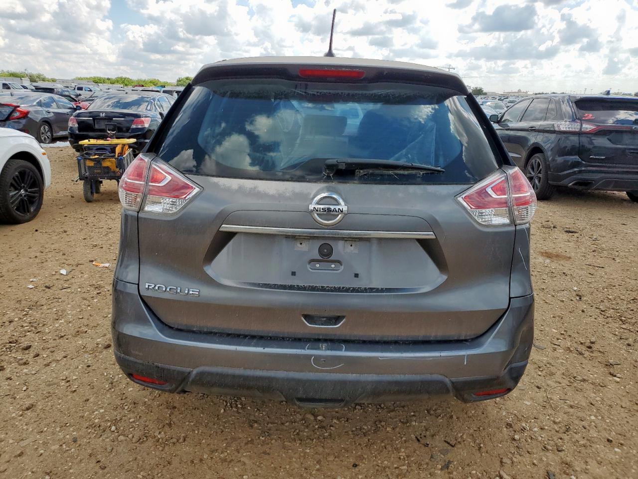 2015 Nissan Rogue S VIN: KNMAT2MT9FP579579 Lot: 71155685