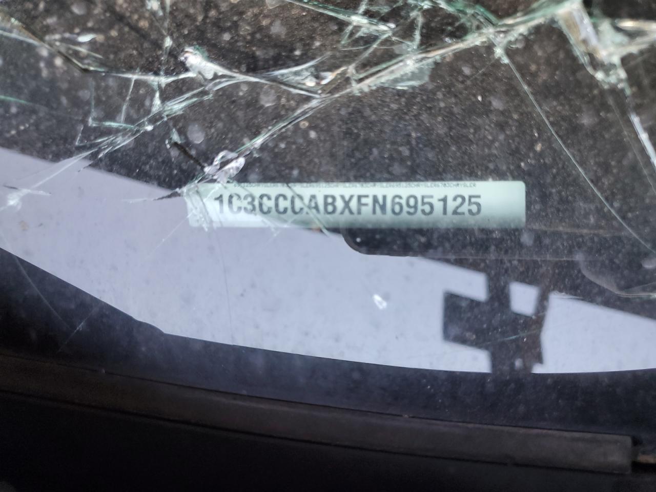 2015 Chrysler 200 Limited VIN: 1C3CCCABXFN695125 Lot: 81072455