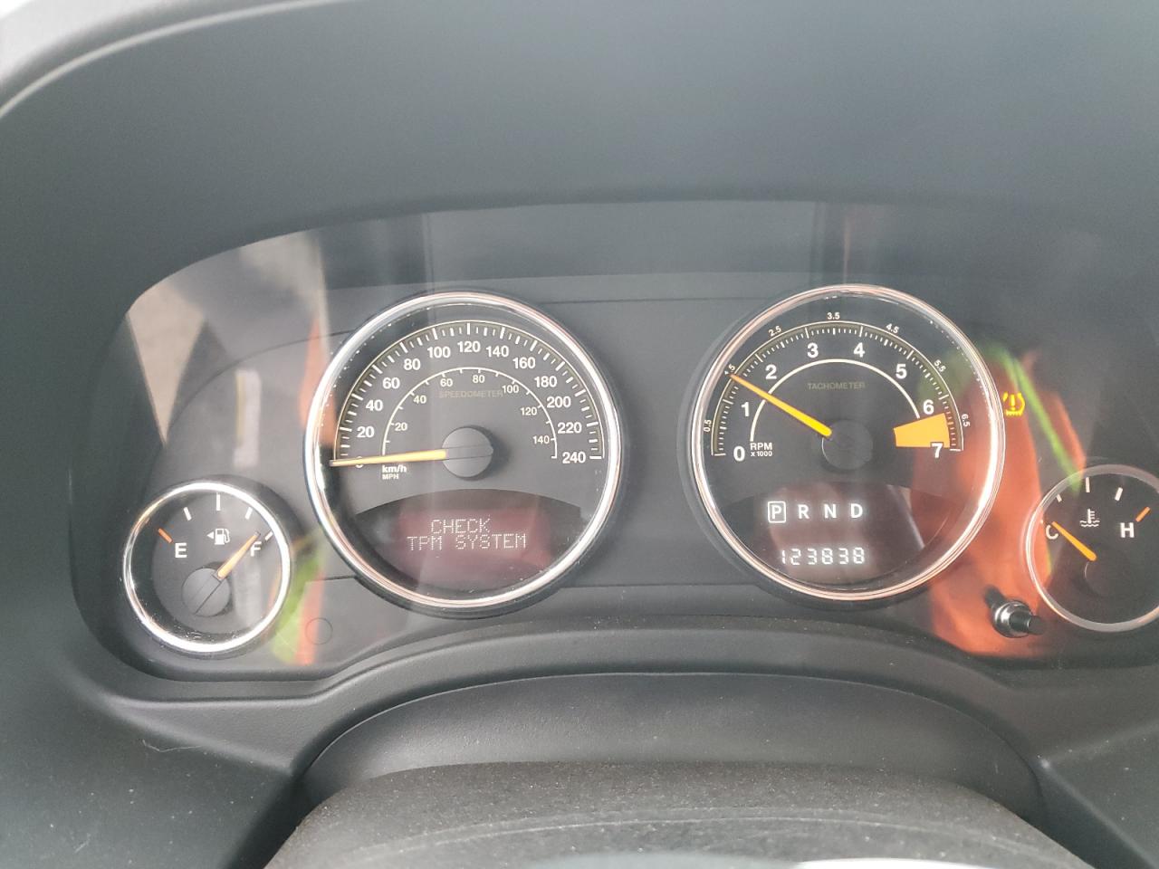 2014 Jeep Compass Limited VIN: 1C4NJDCB4ED769365 Lot: 81180695