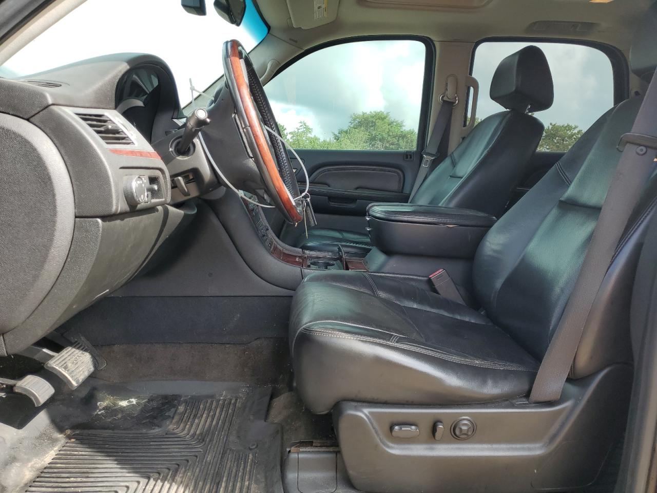 2008 Cadillac Escalade Luxury VIN: 1GYFK63858R271985 Lot: 82132985