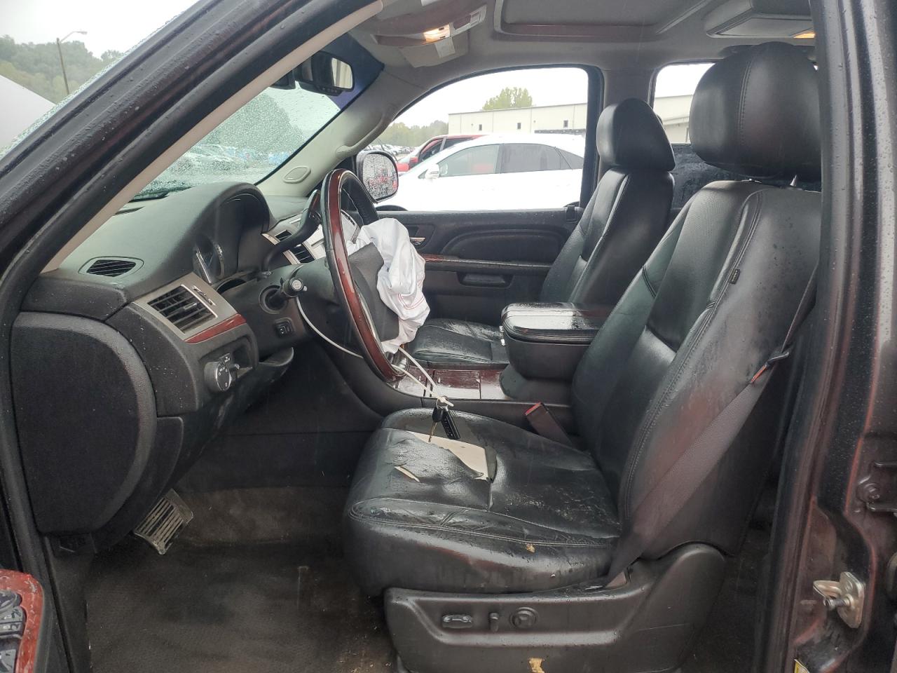 2011 Cadillac Escalade Luxury VIN: 1GYS4BEF5BR273160 Lot: 81391095