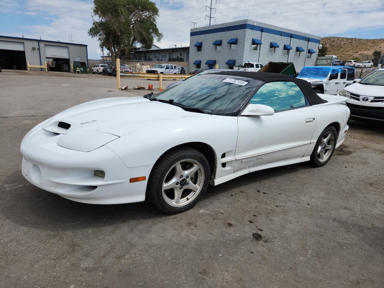 PONTIAC FIREBIRD 2000. Lot# 71732185. VIN 2G2FV32G2Y2147135. Photo 1