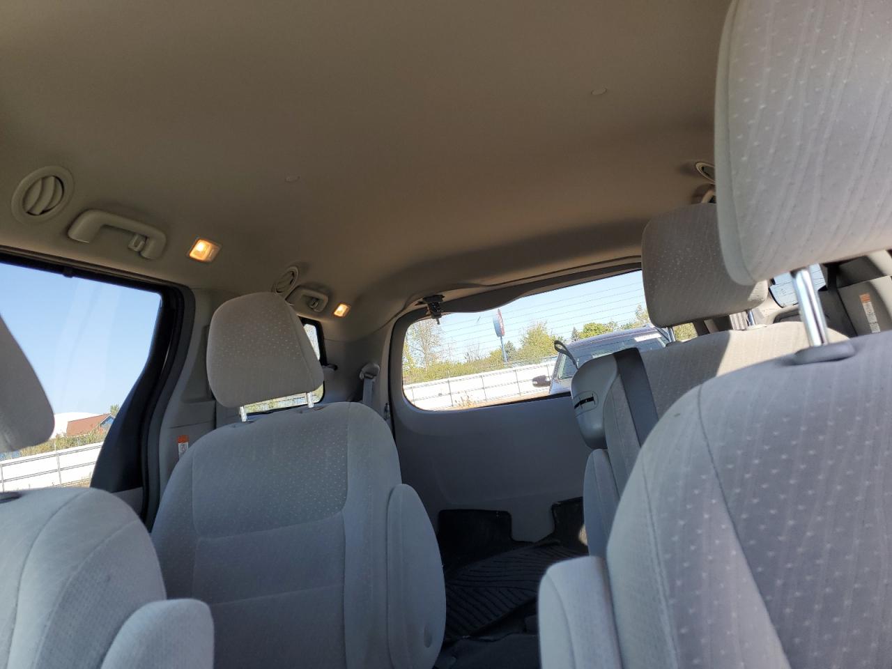 2019 Toyota Sienna Le VIN: 5TDKZ3DC4KS998299 Lot: 84719945