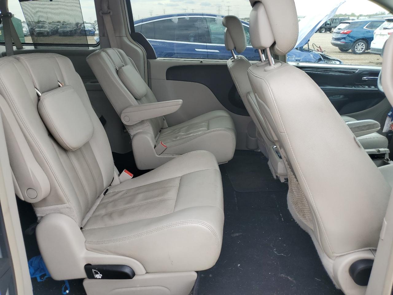 2016 Chrysler Town & Country Touring VIN: 2C4RC1BG8GR239987 Lot: 81217815