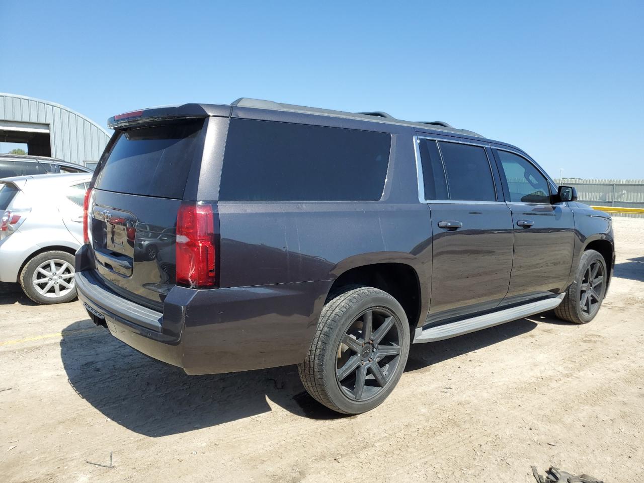 2015 Chevrolet Suburban C1500 Lt VIN: 1GNSCJKC4FR300178 Lot: 83980015