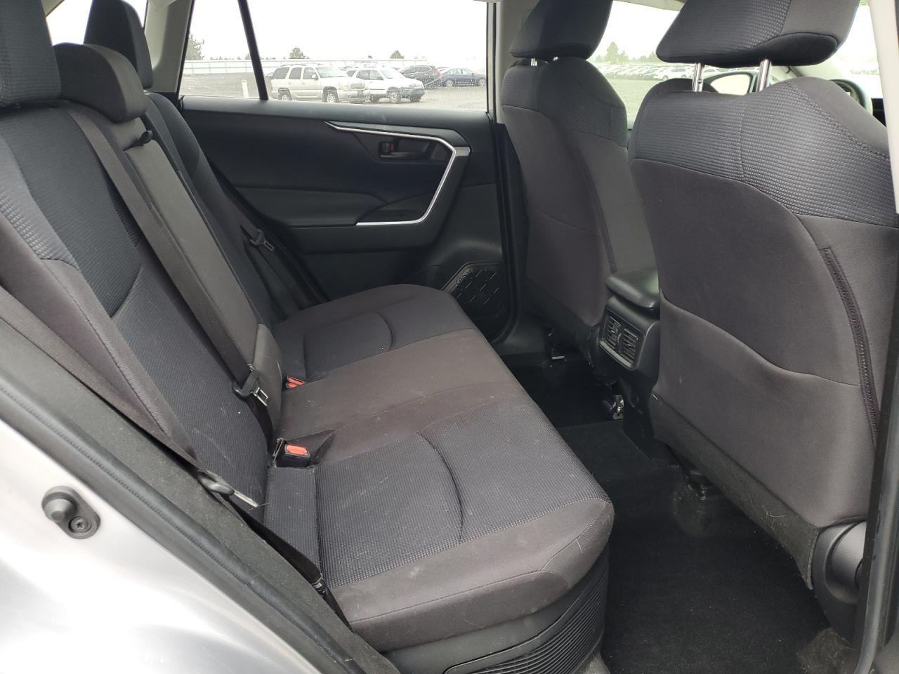 2020 Toyota Rav4 Le VIN: JTMM6RFV4LD004668 Lot: 81914715