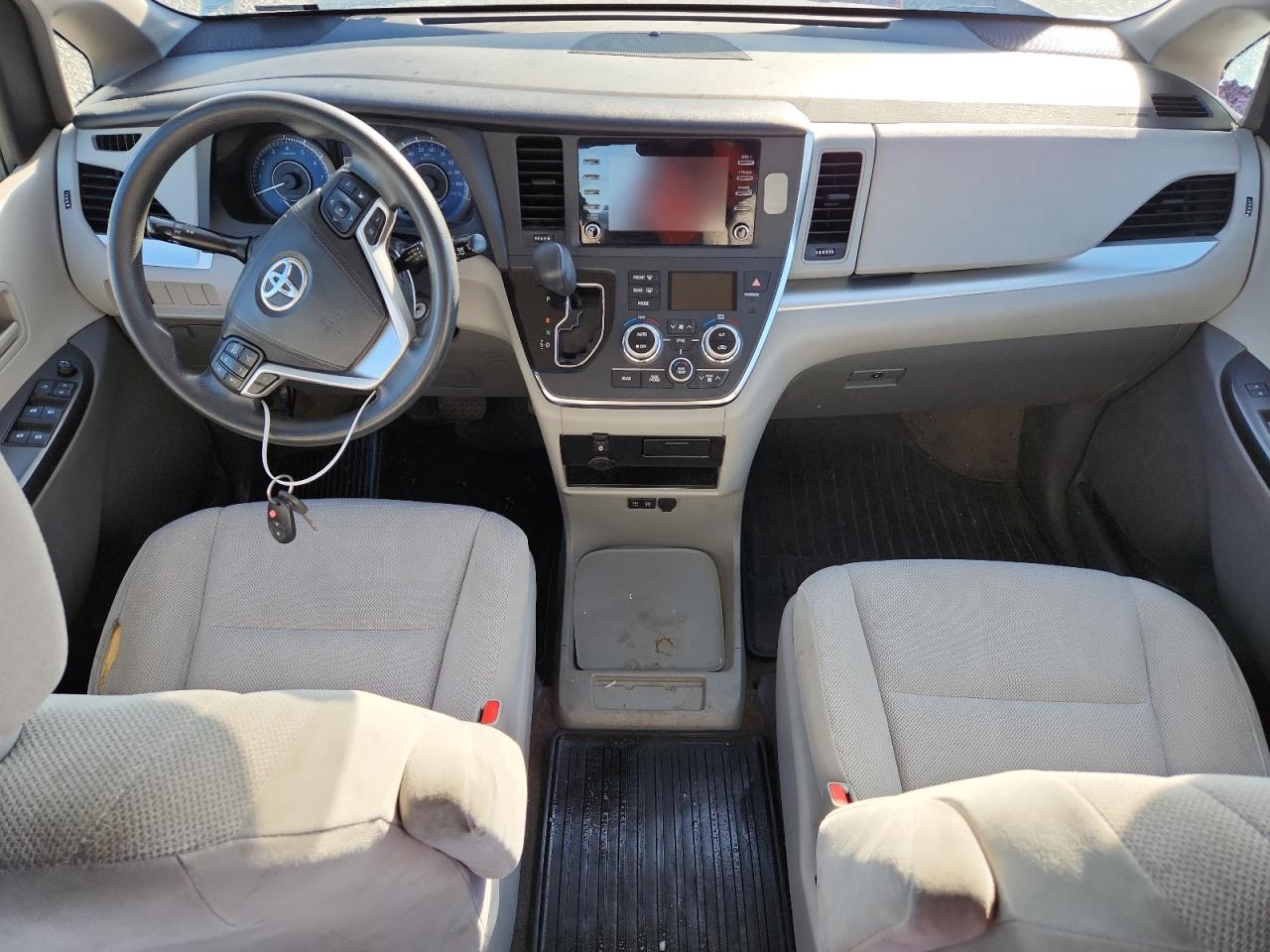 2018 Toyota Sienna L VIN: 5TDZZ3DC1JS938283 Lot: 82075715