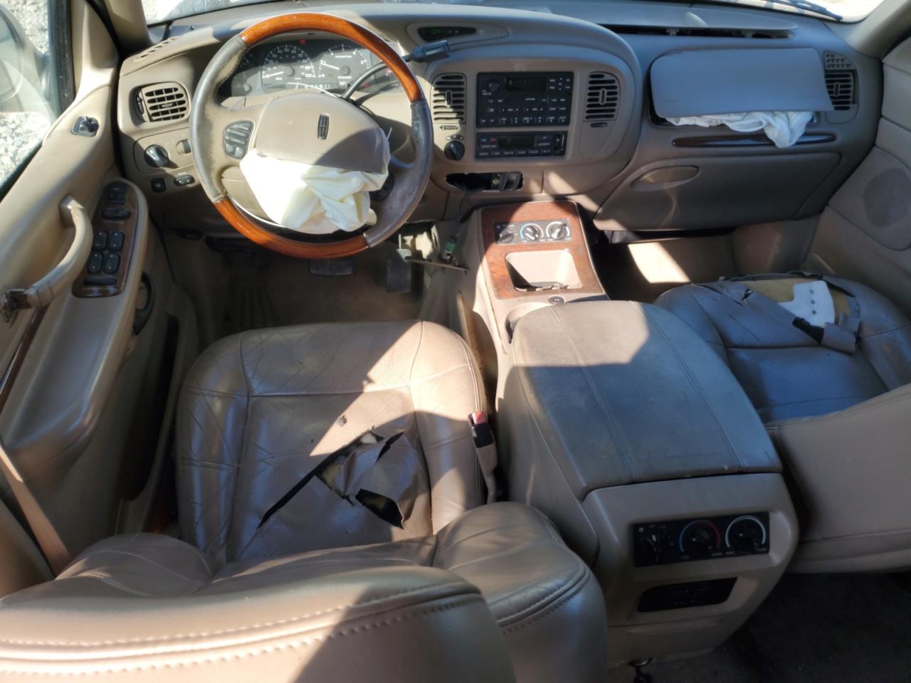 2002 Lincoln Navigator VIN: 5LMFU28R62LJ10770 Lot: 81852735